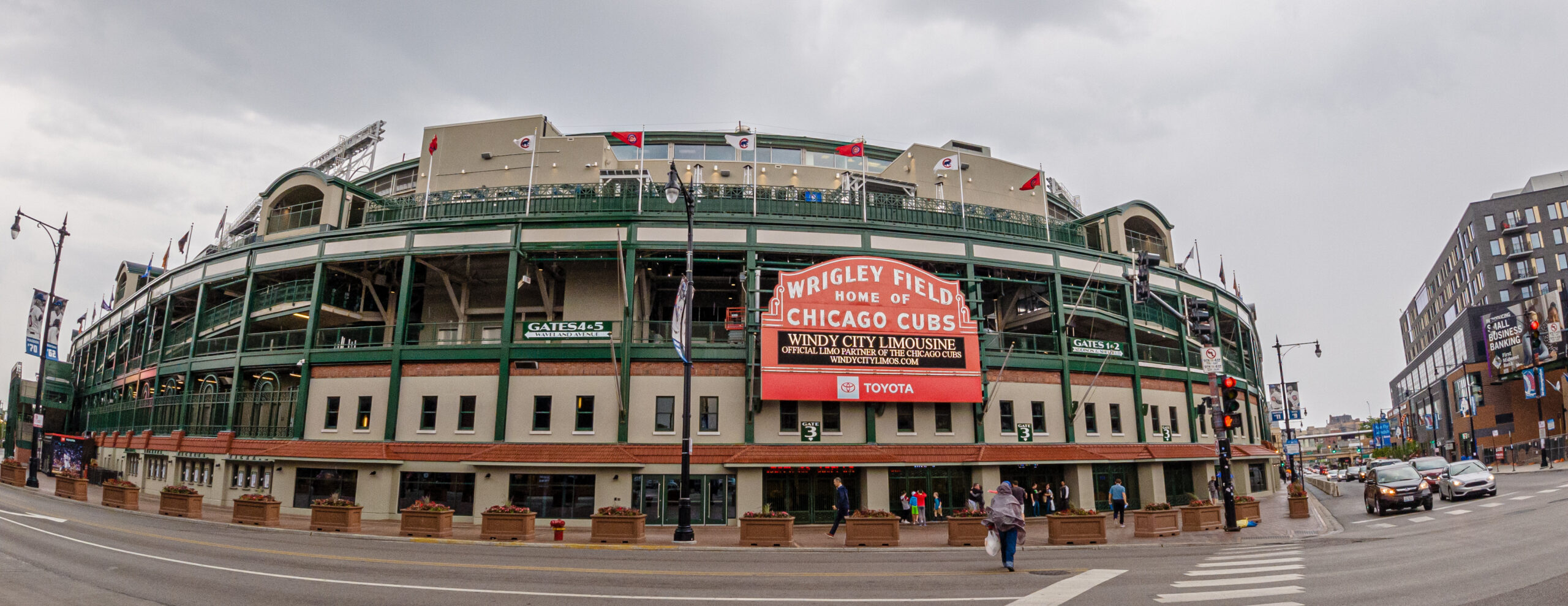 wrigley field tour bag policy