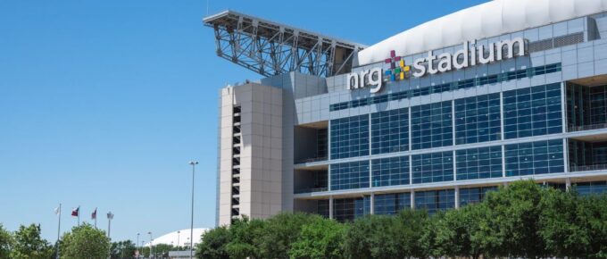 Outside of NRG Stadium, the only rodeo and NFL indoor/outdoor retractable roof stadium that can be configured to utilize a 125,000 square foot space for exhibits, concerts, and events in Houston, Texas.